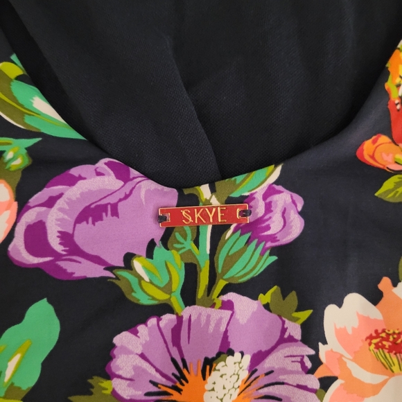 Floral one piece 🌸 - Picture 3 of 3